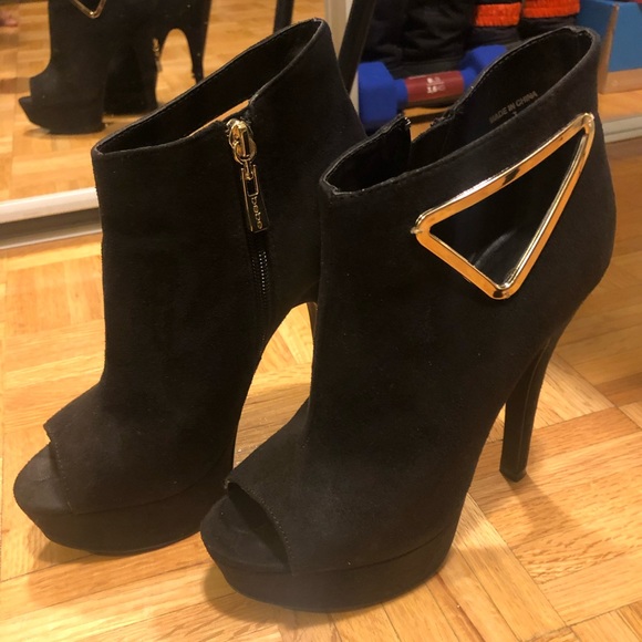 Bebe Open Toe Platform Stiletto with Cut Out - Picture 2 of 2